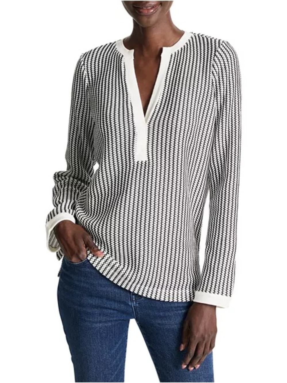 NEW!! Nic + Zoe Black and White Zig Zag Split V Neck Top
